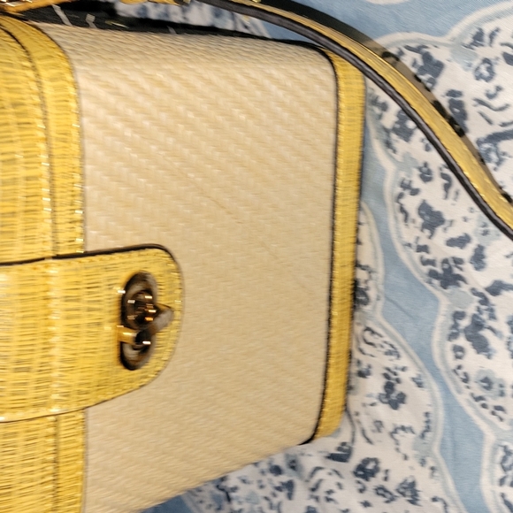 Handbag - Picture 2 of 4